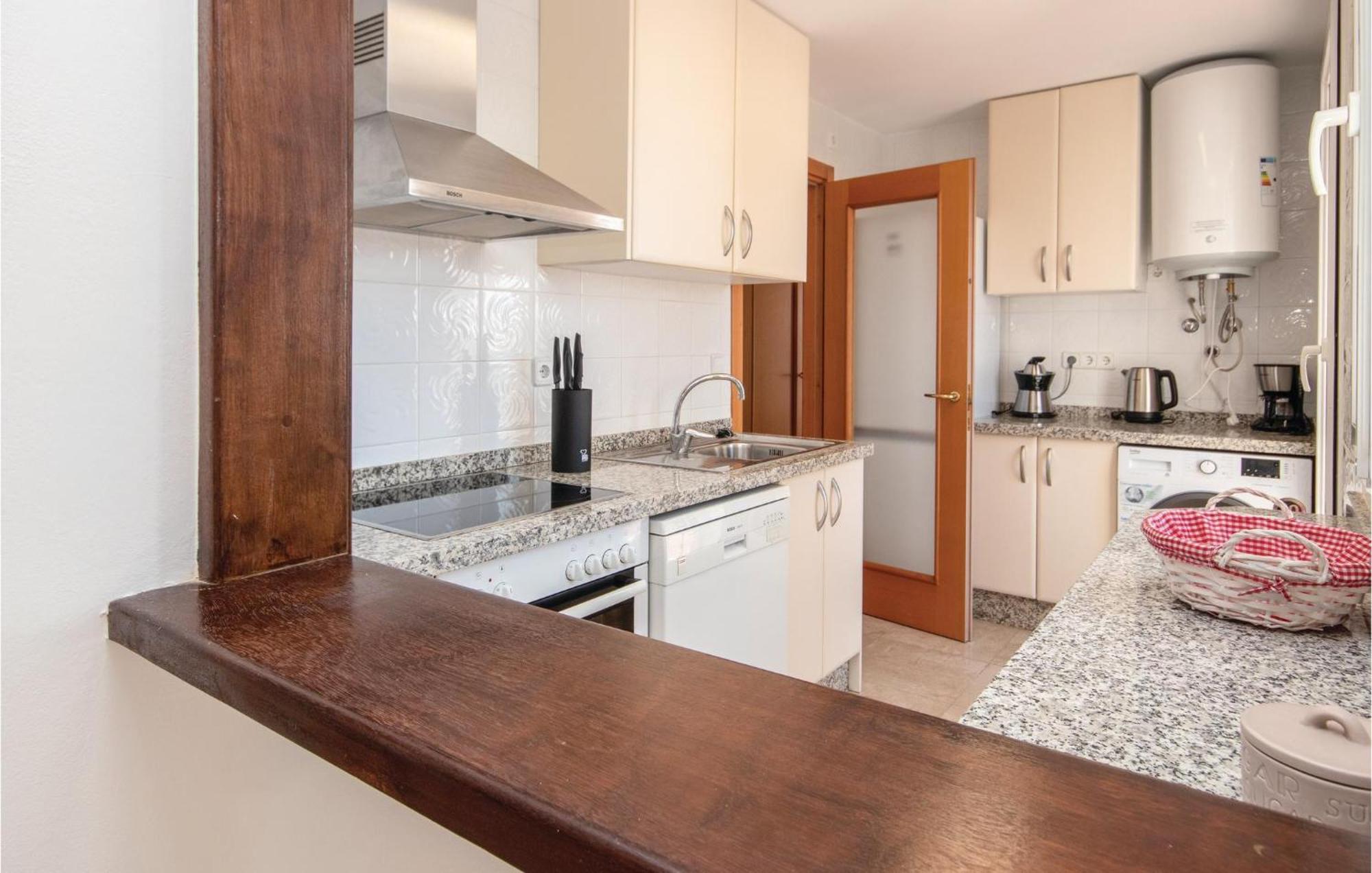 3 Bedroom Amazing Apartment In La Duquesa Castillo de Sabinillas Exterior foto